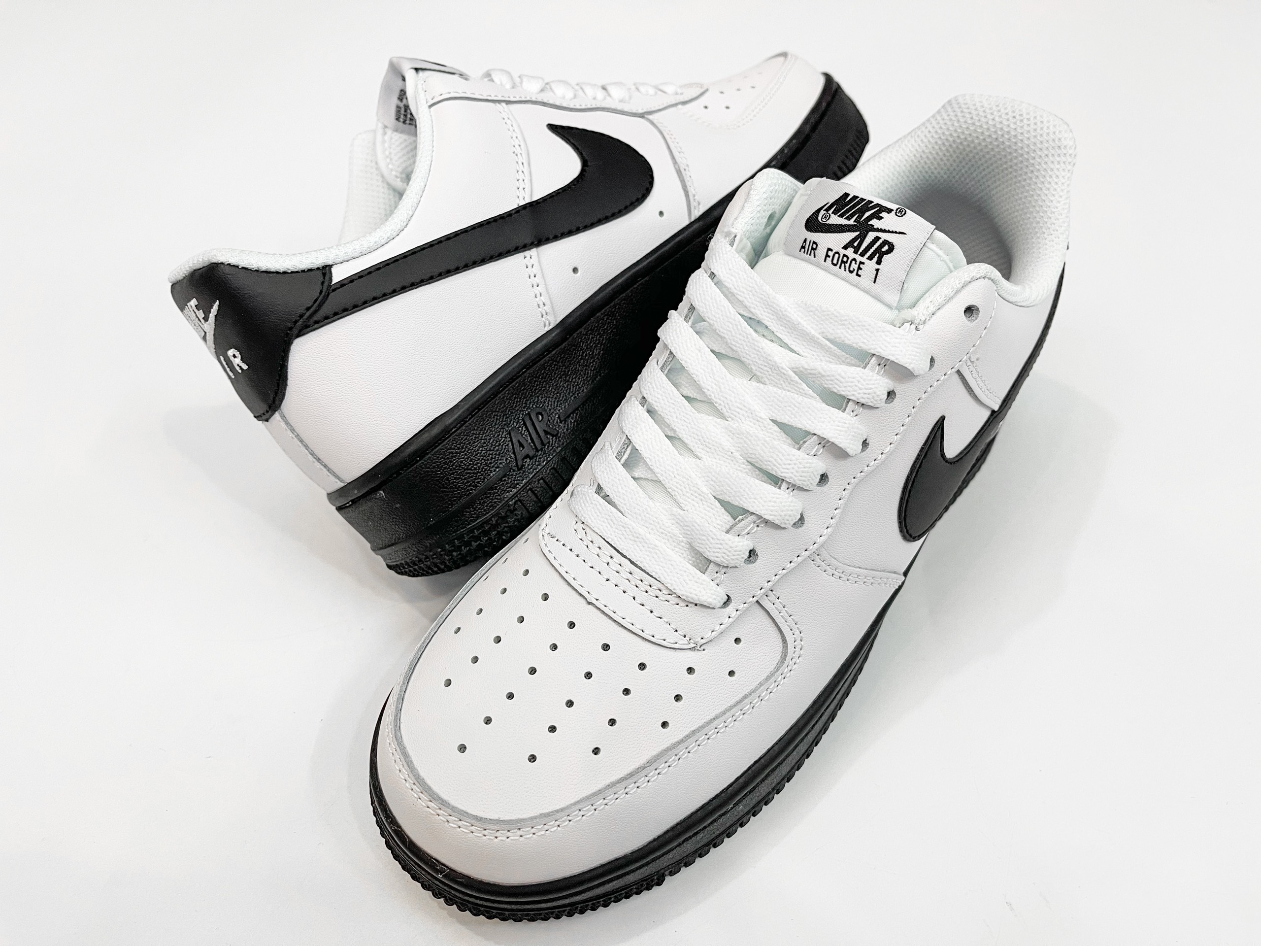 GIÀY AIR FORCE 1 NAM NỮ MÀU MỚI CAO CẤP (TRẮNG ĐEN), Giày Nike